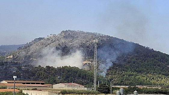 Nervios en Tuéjar: «No he podido dormir esta noche, la casa de campo de un amigo se ha quemado»