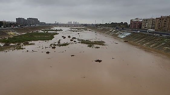 La CHJ avisó por teléfono a Emergencias de la crecida del Turia durante el diluvio tras no hacerlo en la dana