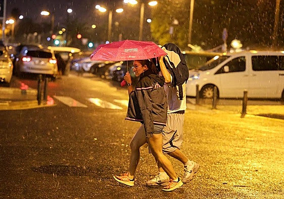 Aemet anuncia dos días consecutivos de lluvia y activa un doble aviso en la Comunitat