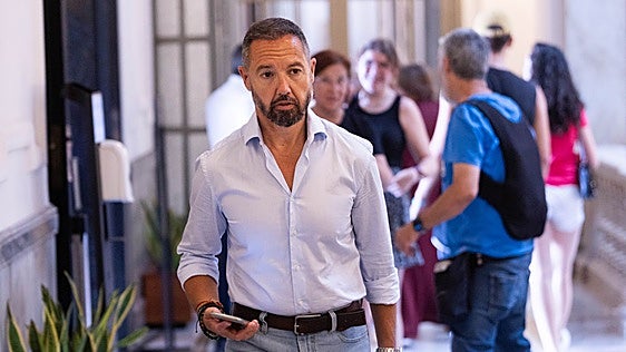 La justicia imputa a un concejal de Vox por posible allanamiento de la sede de un sindicato estudiantil