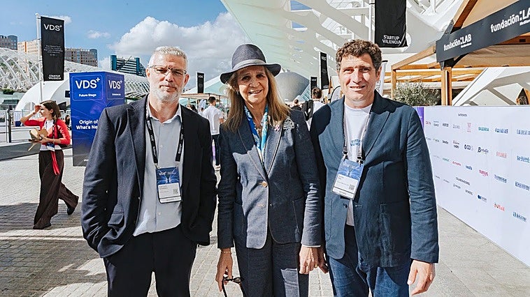 La visita de la Infanta Elena a Valencia para conocer empresas emergentes