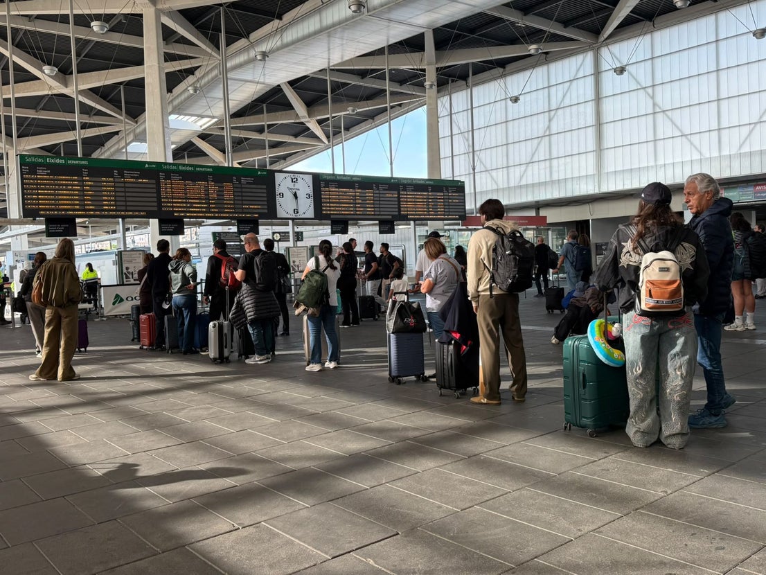 Fotos: Incertidumbre en la estación de Joaquín Sorolla tras el grave accidente de tren en Toledo