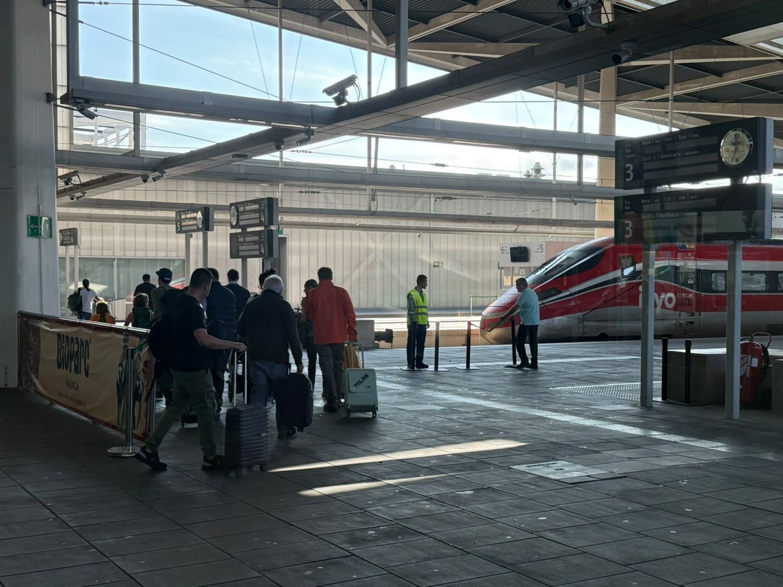 Fotos: Incertidumbre en la estación de Joaquín Sorolla tras el grave accidente de tren en Toledo