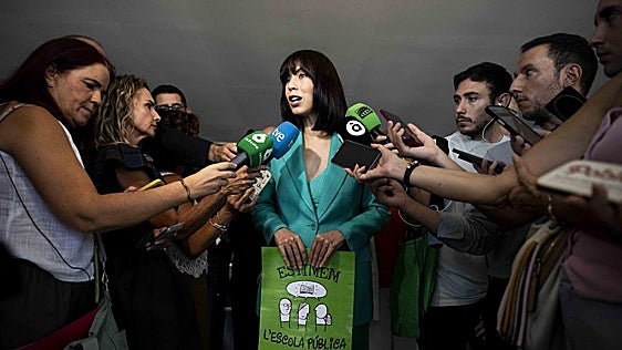 Morant vuelve a liarla: Sumar carga contra su promesa de que intervendrá el mercado de la vivienda en la Comunitat