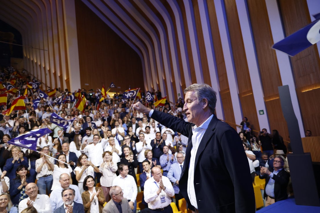 FOTOS | Feijóo arranca su precampaña en Valencia con el PPCV