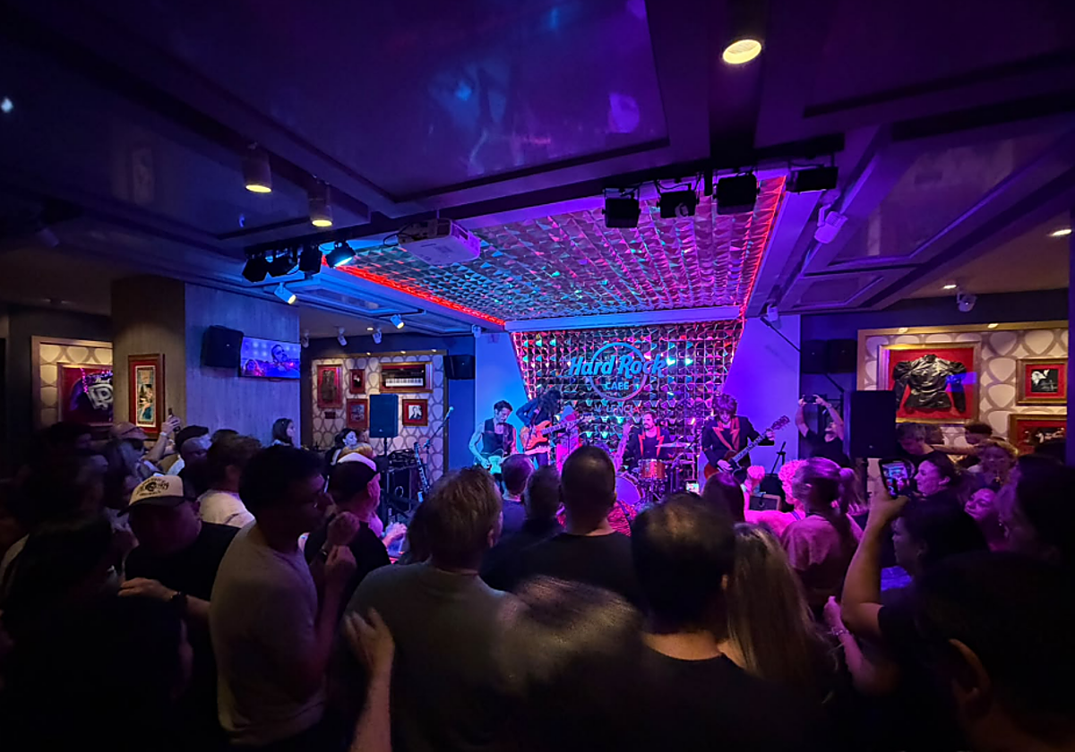Love To Rock reúne a más de 200 personas en Hard Rock Cafe Valencia y celebra la presentación de su edición 2026 | Las Provincias
