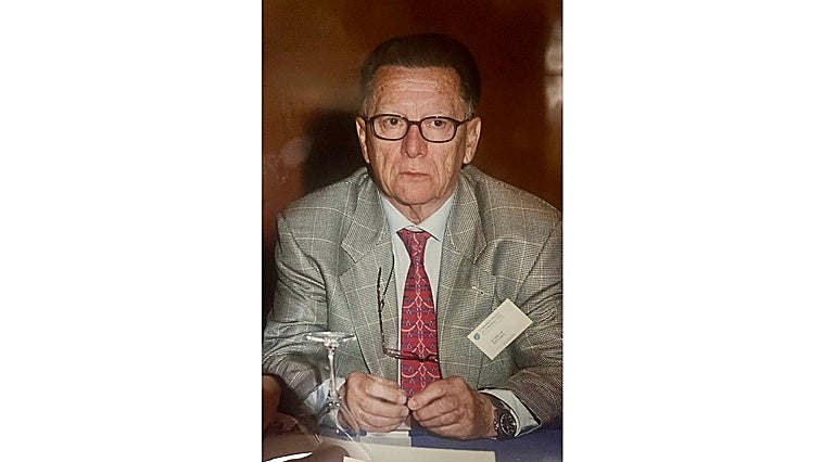 Fallece el doctor José Luis Bas Conesa, pionero de la cirugía de columna en España