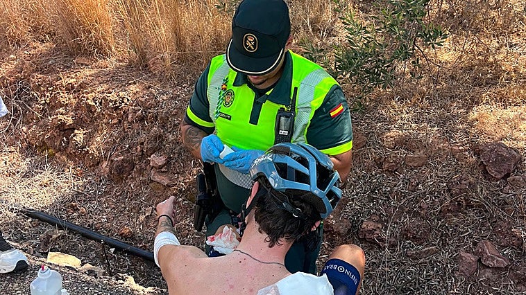 La Guardia Civil auxilia a más de una decena de ciclistas heridos en una prueba deportiva en Estivella