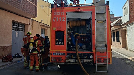 Una mujer muere en el incendio de su vivienda en Riba-roja