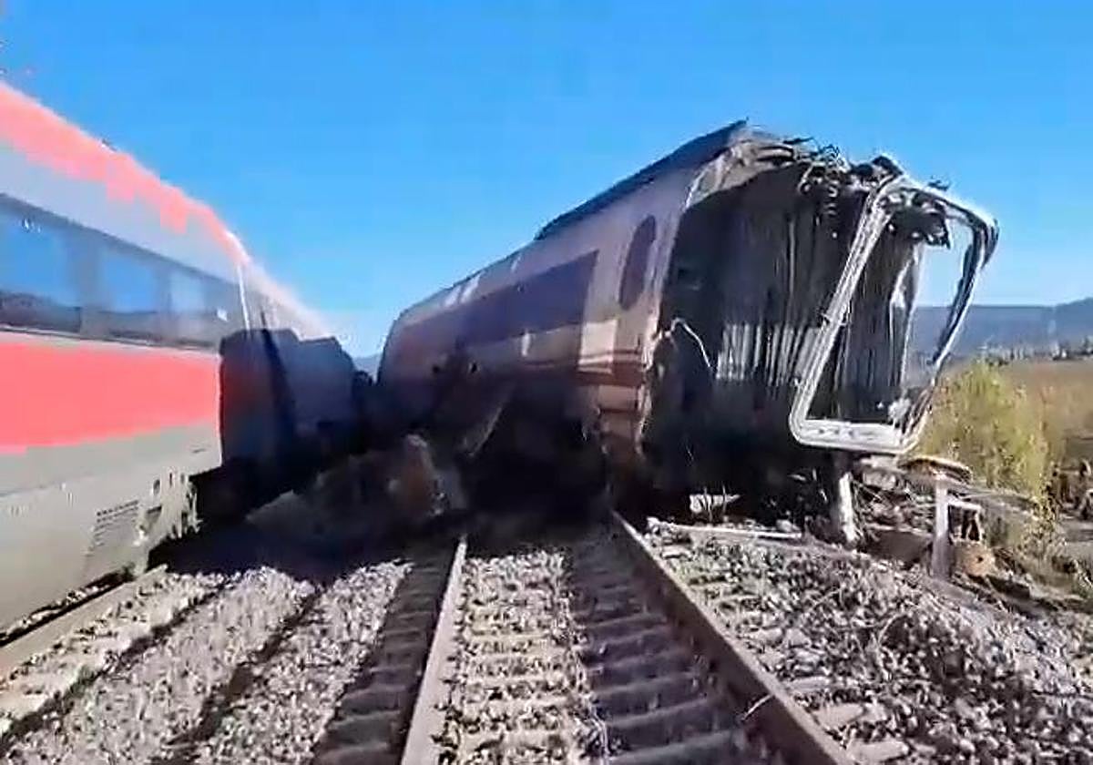 Imágenes impactantes del tren destrozado en Urda
