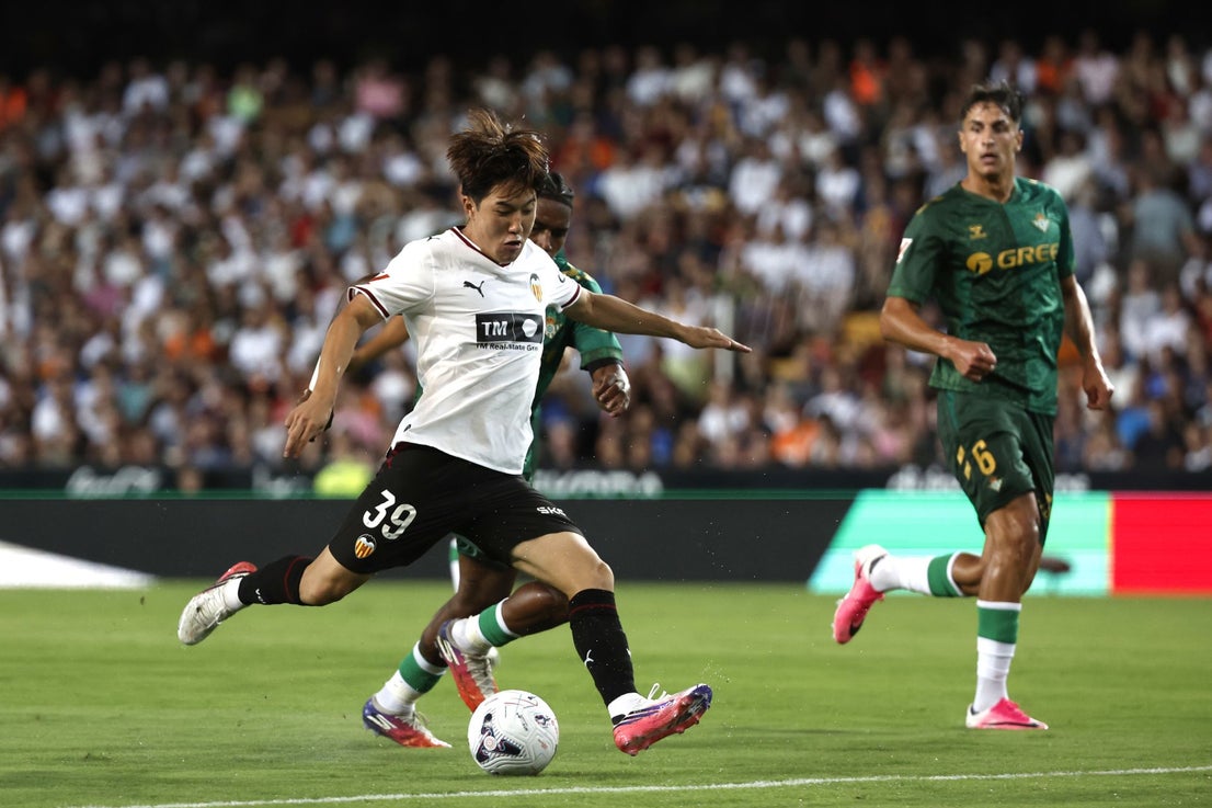 El Valencia - Betis, en imágenes