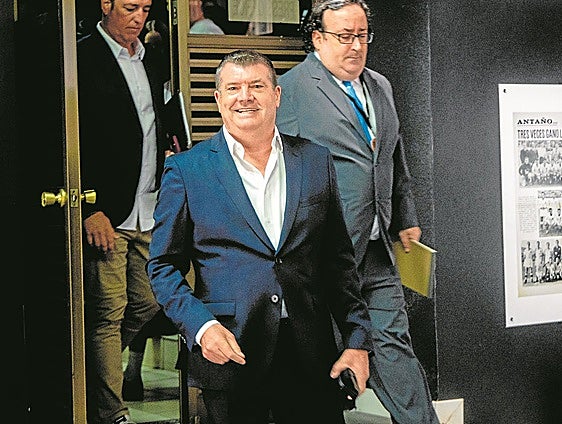 Hasta aquí hemos llegado, Ron Gourlay