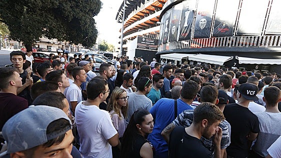 Locura por estrenar el Nou Mestalla
