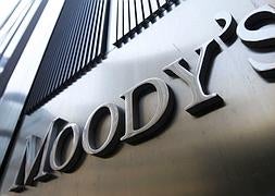 Sede de Moody's en Nueva York. / Foto: Mike Segar (Reuters) | Vídeo: Atlas