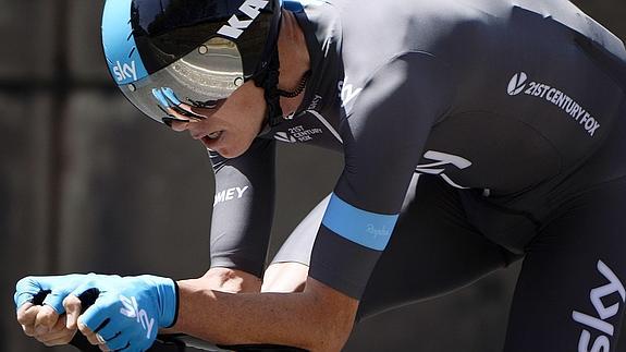 Froome rueda de una contrarreloj. 