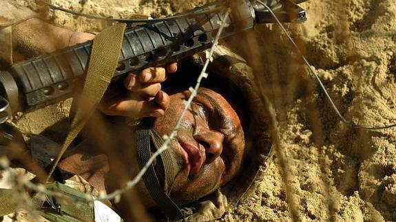 Un recluta de los Marines, durante un entrenamiento 