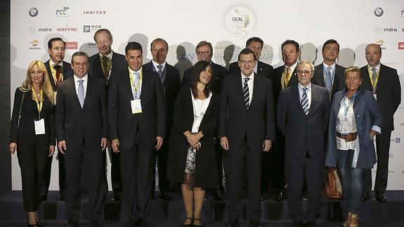 Rajoy, con los participantes en el foro.