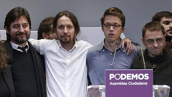 Pablo Iglesias, junto a sus colaboradores más estrechos. 