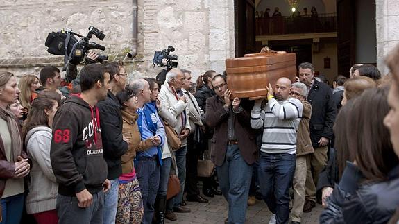 Funeral de las adolescentes fallecidas.