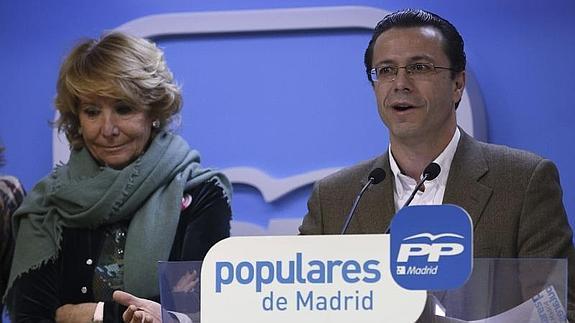 Aguirre (i.) y Fernández-Lasquetty, en la rueda de prensa.