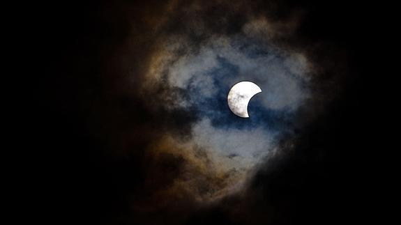 Un eclipse híbrido, visto desde Canarias 