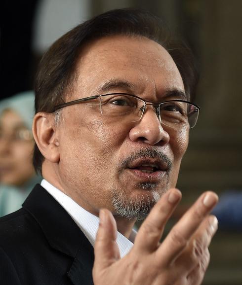 Anwar Ibrahim. 