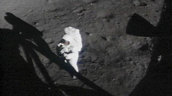 Imagen de Neil Armstrong en la Luna. 