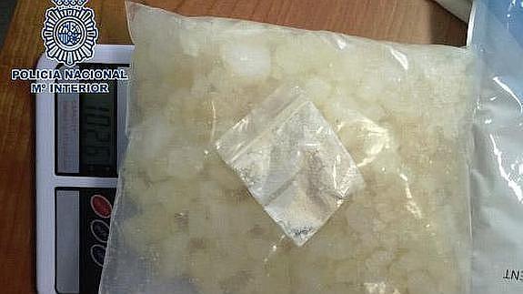 La policía se ha incautado de 1.024 gramos de esta droga. 