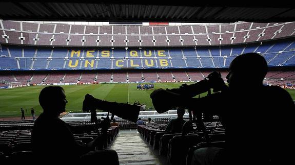 Cámaras en el interior del estadio del Nou Camp. 