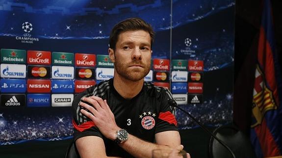 Xabi Alonso, en la sala de prensa del Camp Nou. 