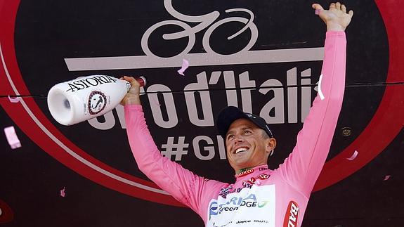 Simon Gerrans, con el maillot rosa. 