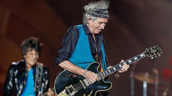 Keith Richards, guitarrista de los Rolling Stones en un concierto en Indianapolis.