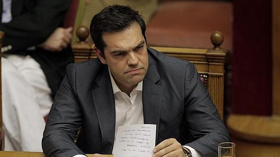 Tsipras, ayer en el Parlamento griego. 