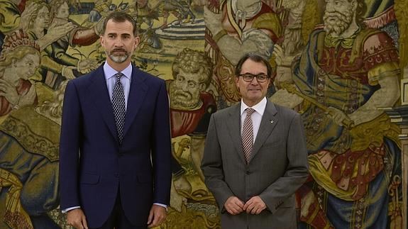 Felipe VI y Artur Mas, durante su encuentro en Zarzuela del pasado 17 de julio.