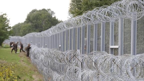 Valla en la frontera entre Serbia y Hungría en Roszke, a 180 kilómetros de Budapest.