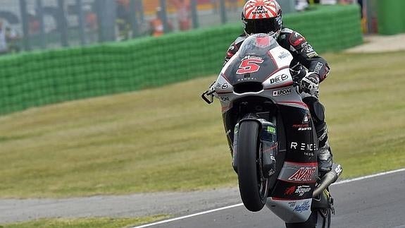 Johann Zarco celebra su victoria en Misano. 