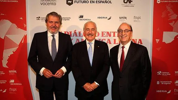 Íñigo Méndez de Vigo, Andrés Pastrana y Guillermo Fernández de Soto durante el acto.