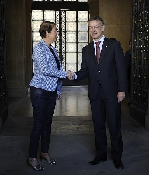 La presidenta de Navarra, Uxue Barkos, y el lehendakari, Iñigo Urkullu.