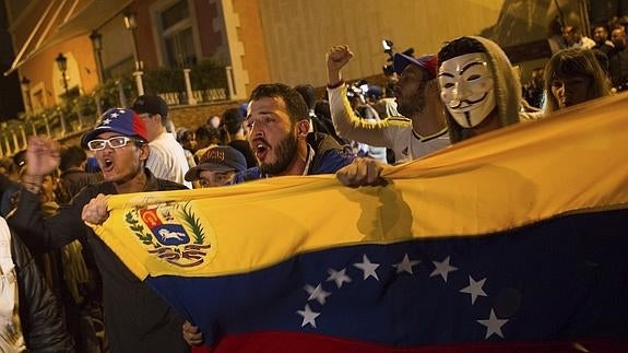 Opositores celebran la victoria en Caracas.