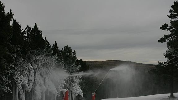 Cañones de nieve de las estaciones turolenses