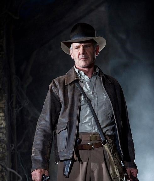 Harrison Ford, caracterizado como Indiana Jones. 