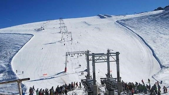 Los glaciares se han convertido en una de las mejores opciones del verano para los amantes del esquí