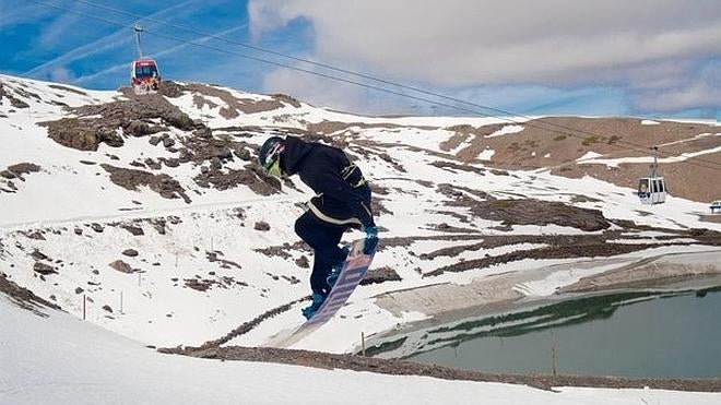 La estación de Sierra Nevada apura sus últimos días de apertura