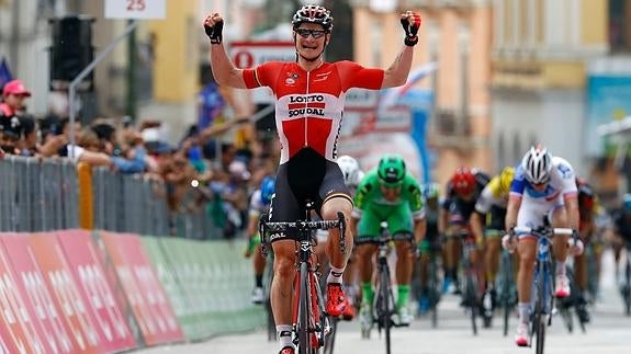 Greipel celebra su victoria. 