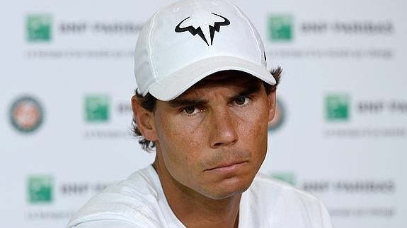 Nadal atiende después de anunciar su retirada de Roland Garros. 