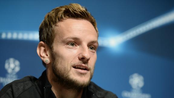 Rakitic, en la rueda de prensa. 