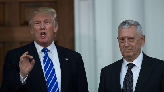 Donald Trump y James Mattis.