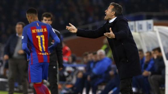 Luis Enrique grita en Anoeta. 