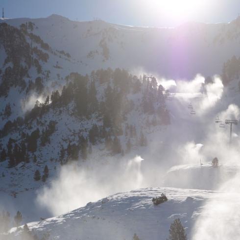 En Baqueira se trabaja duro para lograr grandes números en diciembre