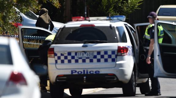 Redada policial en una calle de Melbourne (Australia).